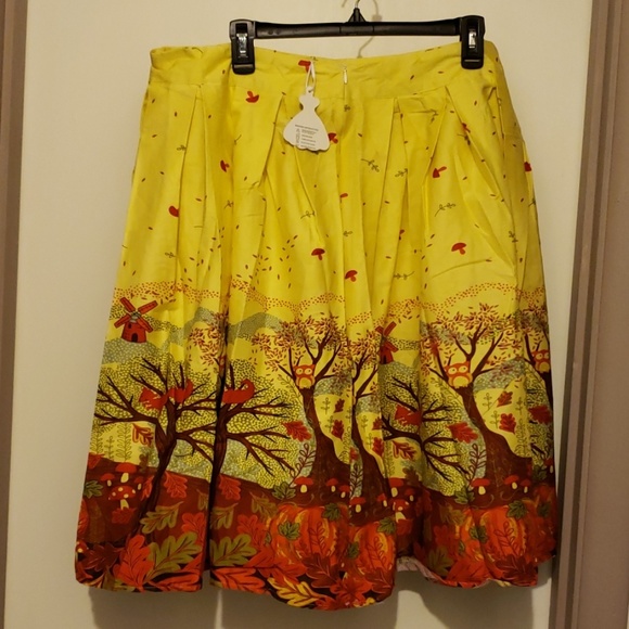 Skirt - Picture 2 of 3